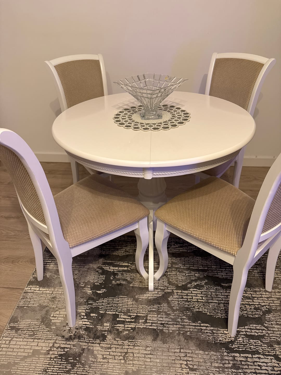 Customer photo review of Scaun vintage bucatarie MN-SC, alb/bej, stofa/lemn, 45x42x96 cm