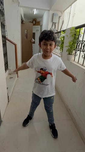 Customer photo review of CR7 Kids T-Shirt (unisex)