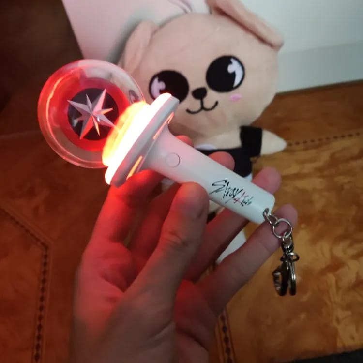 Customer photo review of Stray Kids Nachimbong Mini Lightstick Light-up Keychain - Stray Kids Kpop