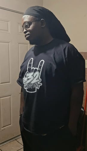 Customer photo review of 32 GANG BUDGET TEE