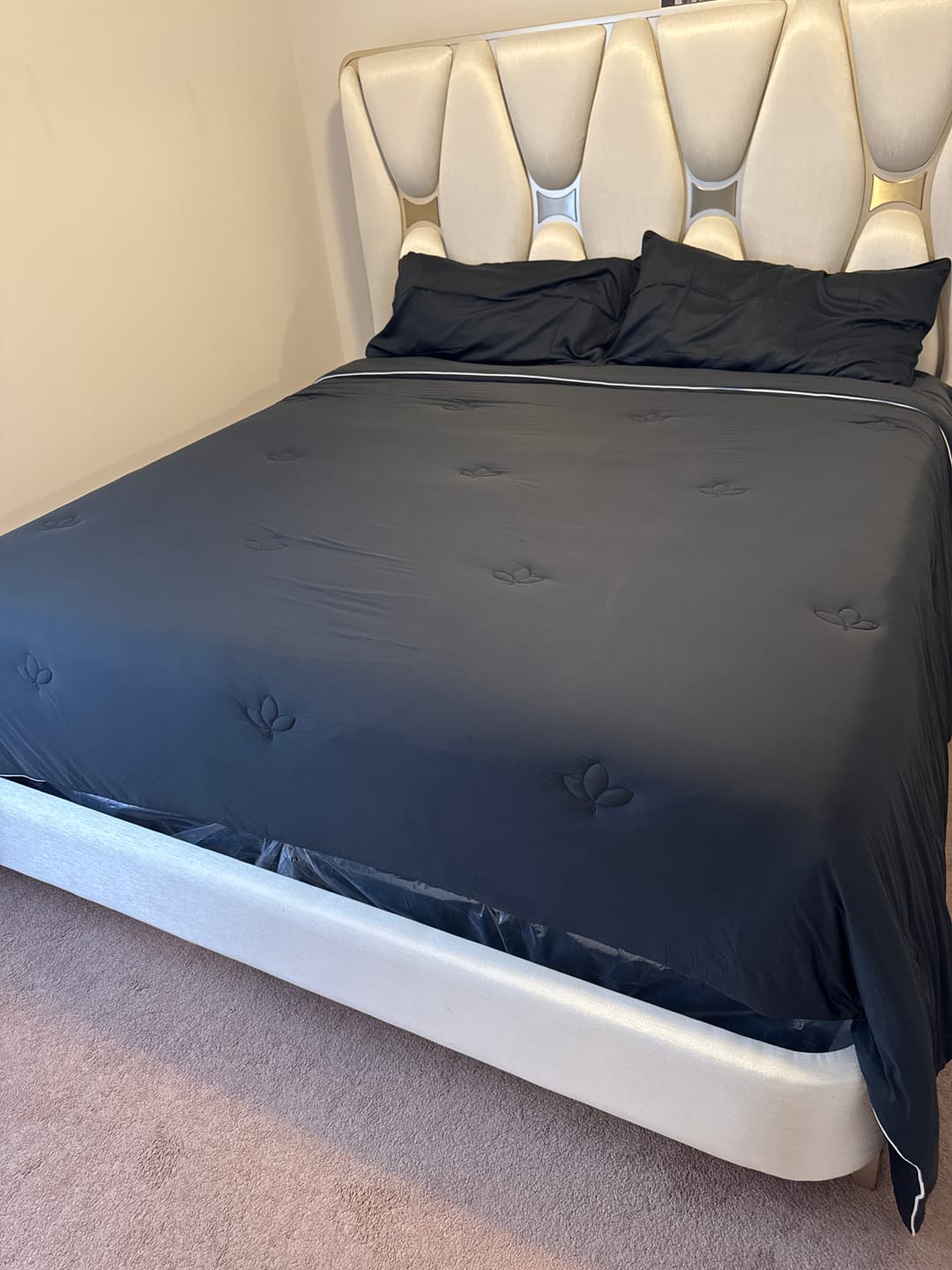 Customer photo review of ÉSTIU Ultra-Cool Ice Comforter Set