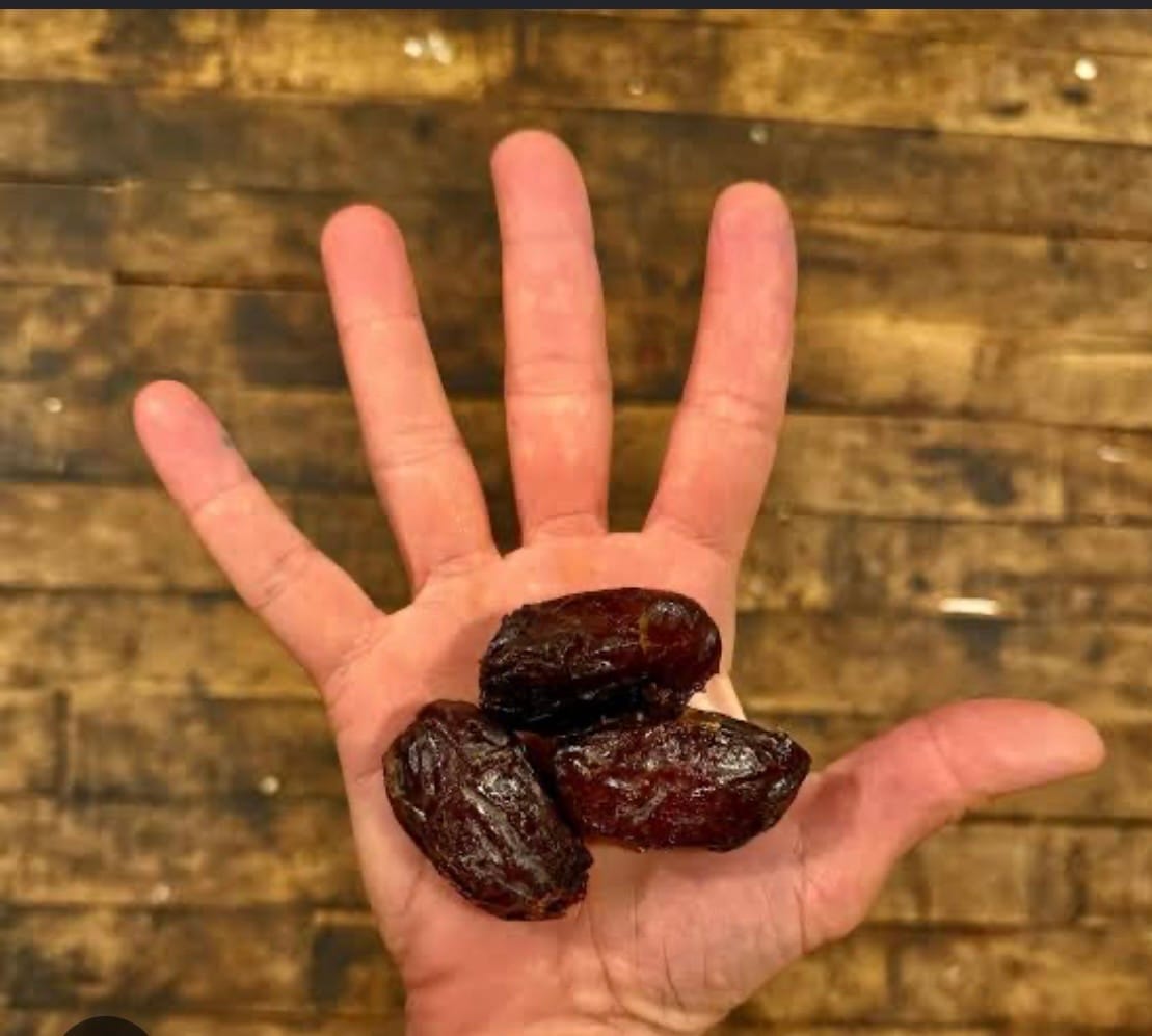 Customer photo review of Organic Mini Medjool Dates Box