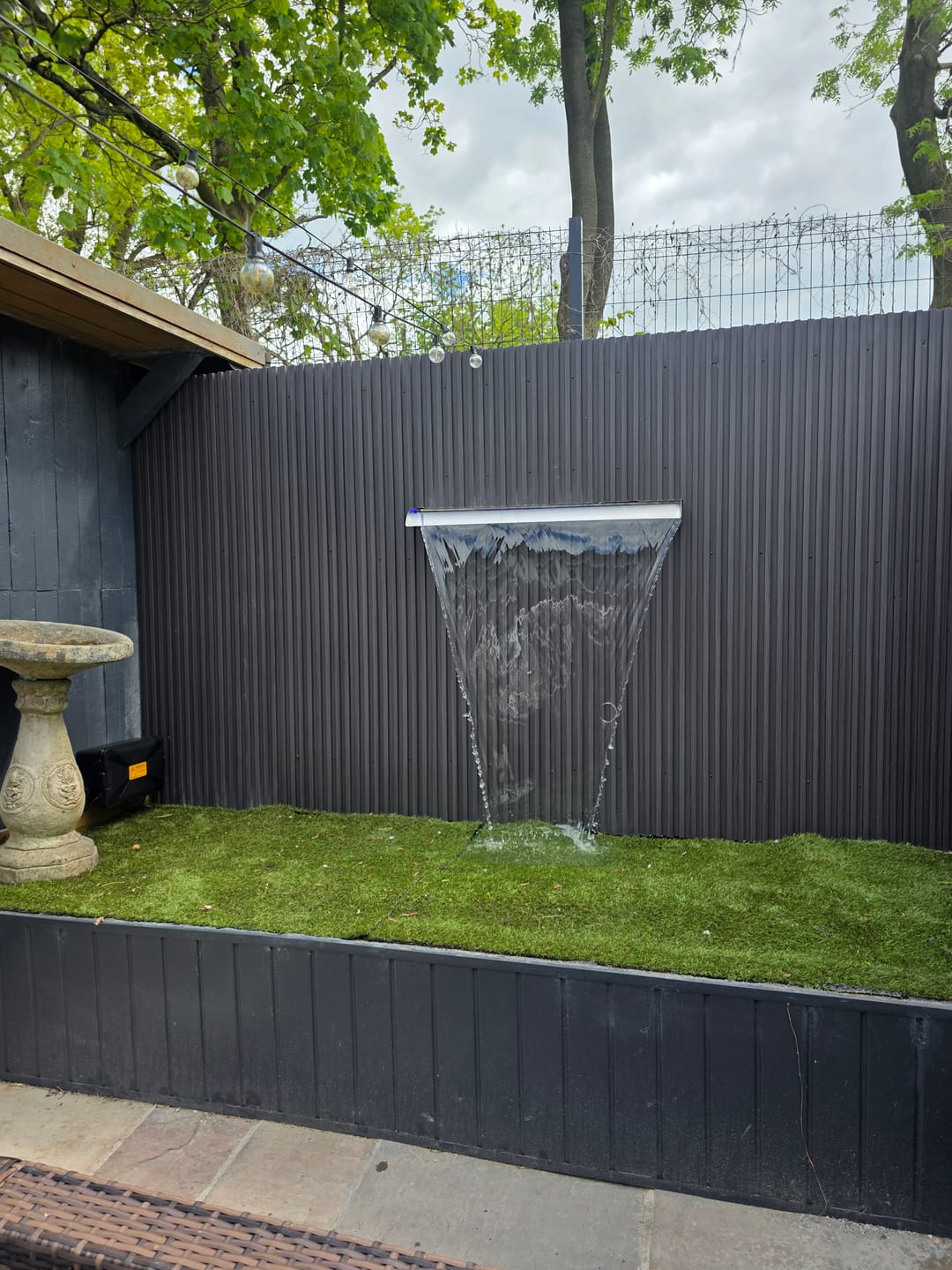 Customer photo review of Exterior Seamless Outdoor Panels 2.4m × 2.4m (16 Panels Per Pack) Multiple Colours