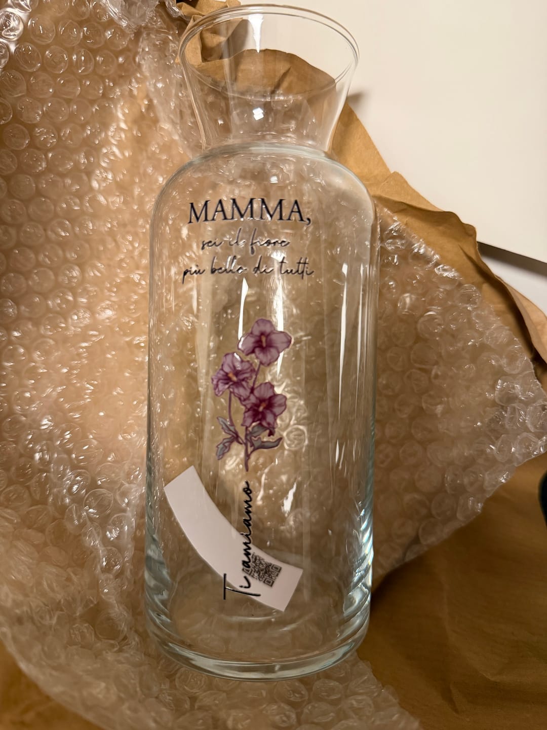 Customer photo review of Il giardino della mamma – Vaso in vetro personalizzato con nome e fiori per mamma e nonna
