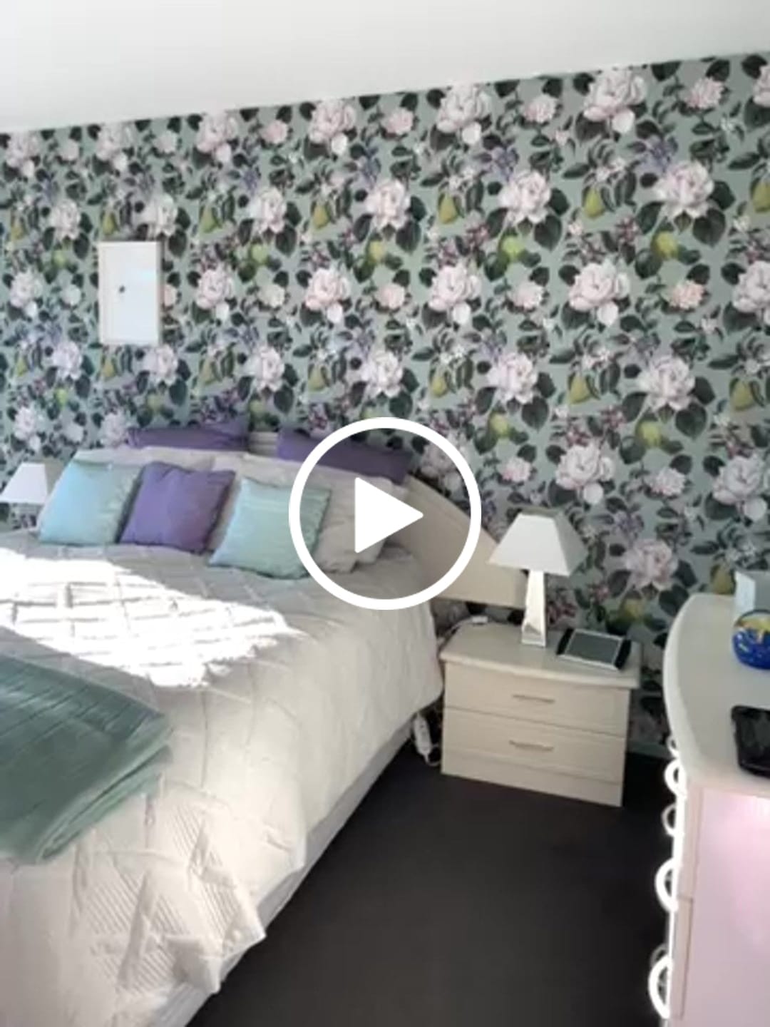 Customer video review of Pendula Aqua