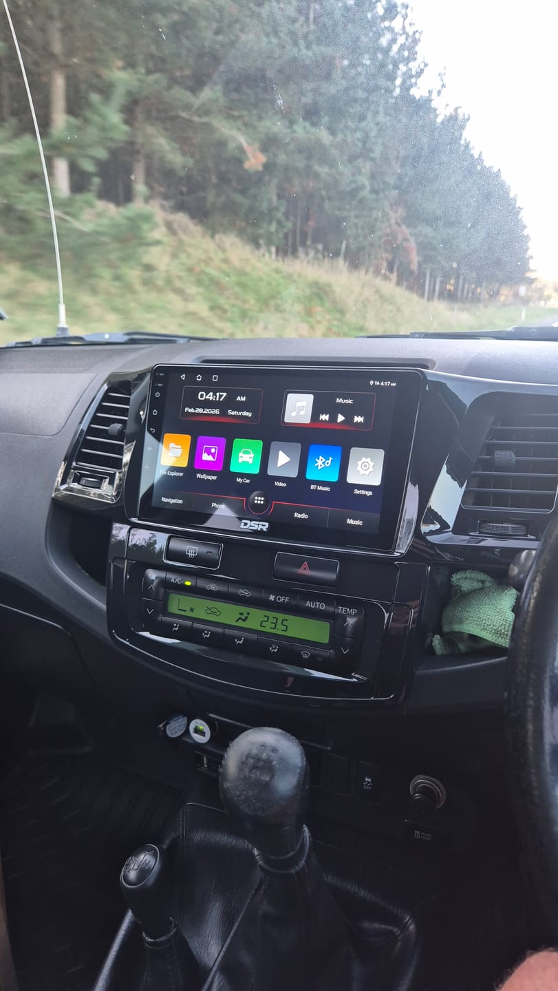 Customer photo review of Toyota Hilux N70 2005–2015 DSR Head Unit
