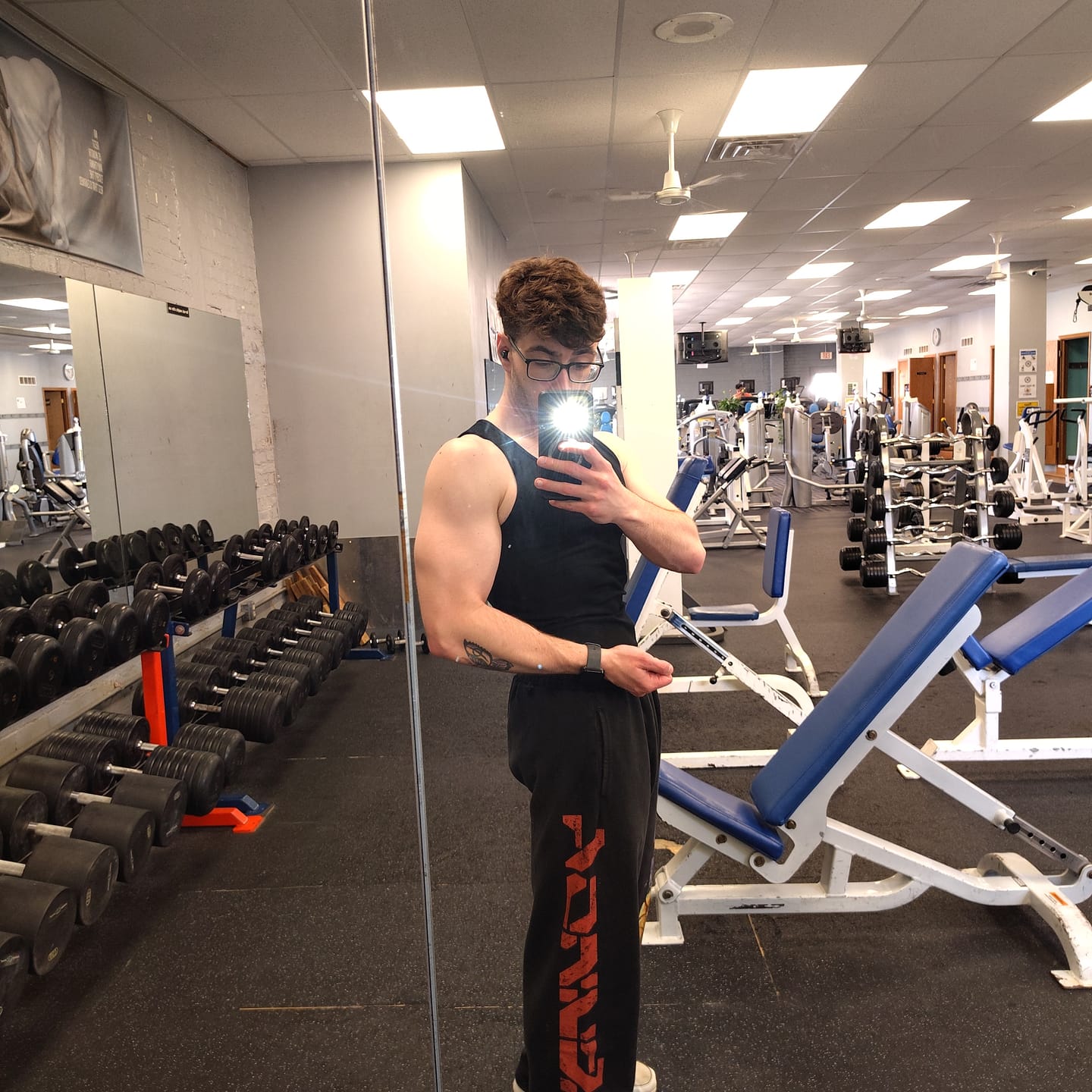 Customer photo review of 4002 - Golds Gym New Age Tees