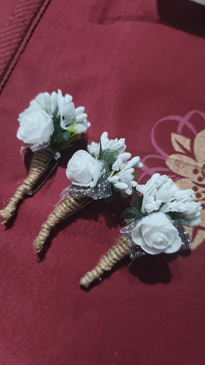 Customer photo review of LAMANSH Designer Flower brooches boutonniere 🌸 for barati's guests welcome in weddings