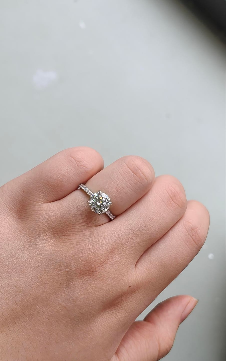 Customer photo review of S925 Classic Moissanite 2.0 Carat Round Cut Promise Ring Bridal Ring For Women