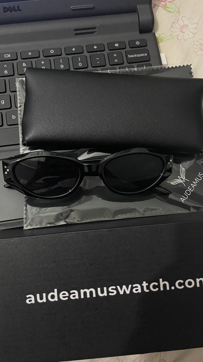 Customer photo review of FREE Sunglasses Leather Pouch + Suede Microfiber Cloth (Worth RM24.90)