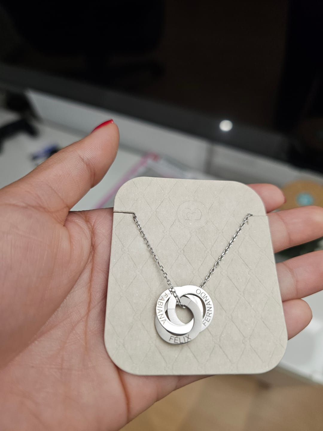 Customer photo review of Collar Amity - Personalizado