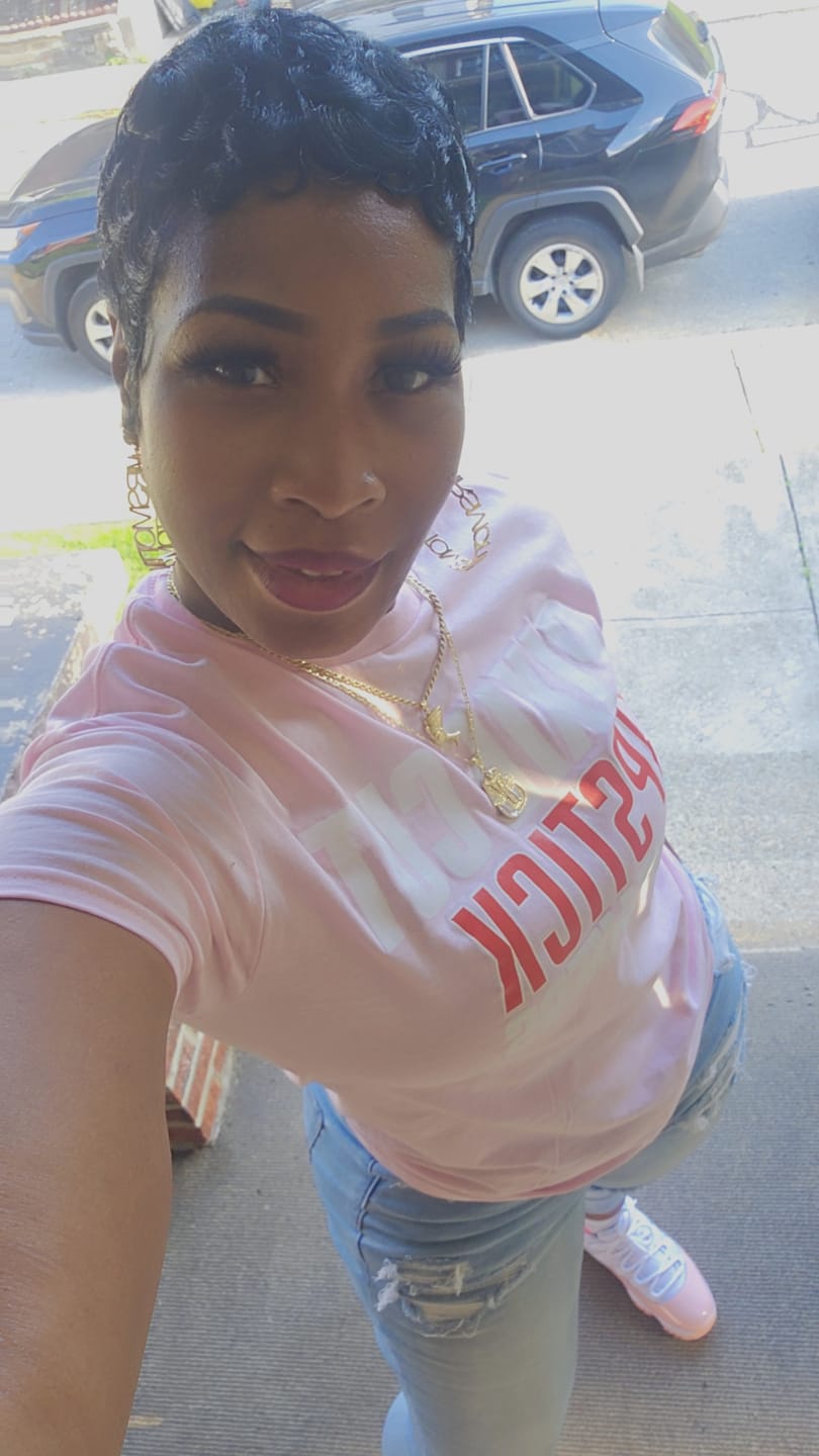 Customer photo review of Pixie Cut, Lipsitck, & Sneakers Tshirt- Pink