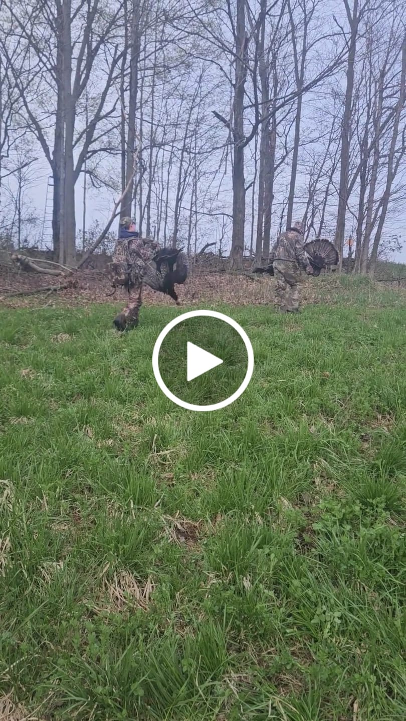 Customer video review of StrutBack Turkey Hunting Vest with Kickstand | Long Sit Turkey Vest Seat Cushion | Green & Camo Hunting Vest