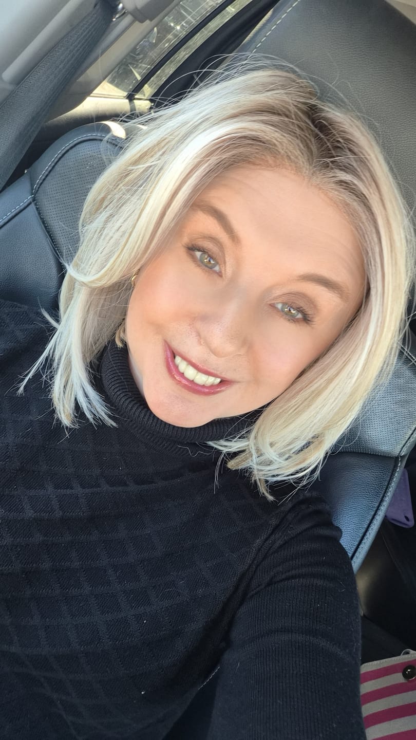 Customer photo review of DEAL BREAKER - Paparazzi Blonde