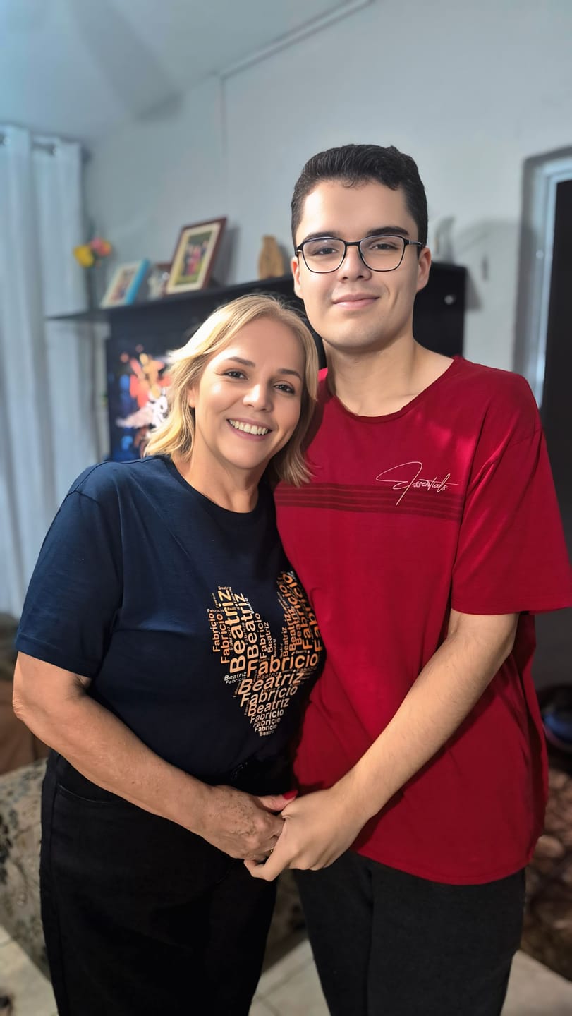Customer photo review of Camiseta Personalizada CORAÇÃO DE PALAVRAS - Algodão Peruano