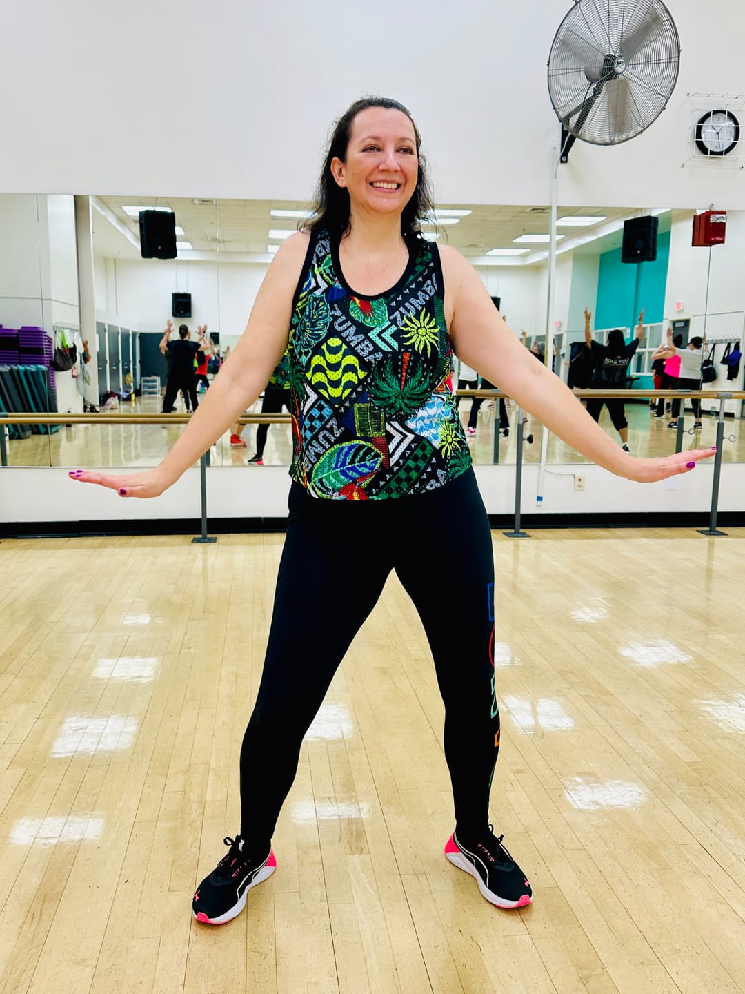 Customer photo review of Wildbeat High Waisted Ankle Leggings
