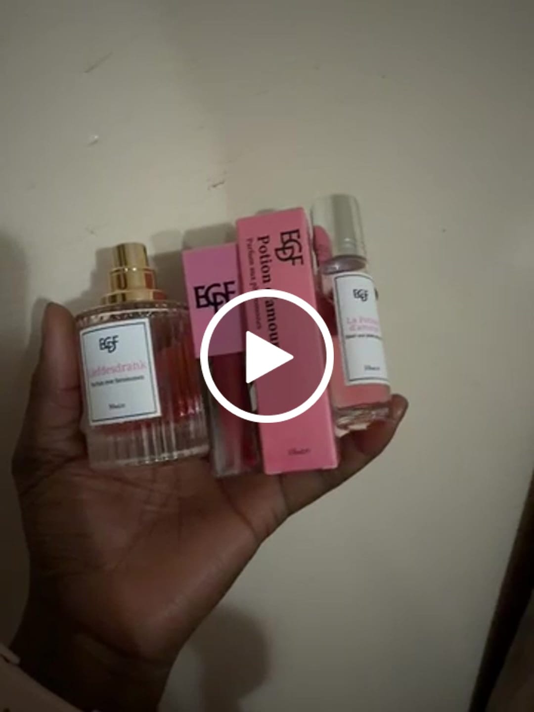 Customer video review of Coffret aux phéromones