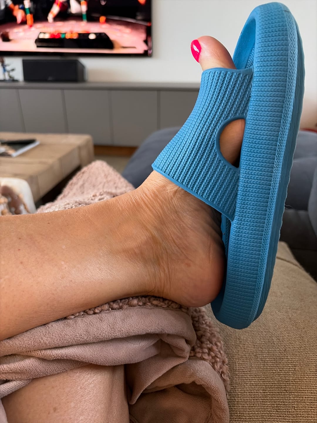 Customer photo review of Cloud Slides - Original Cushion Comfort