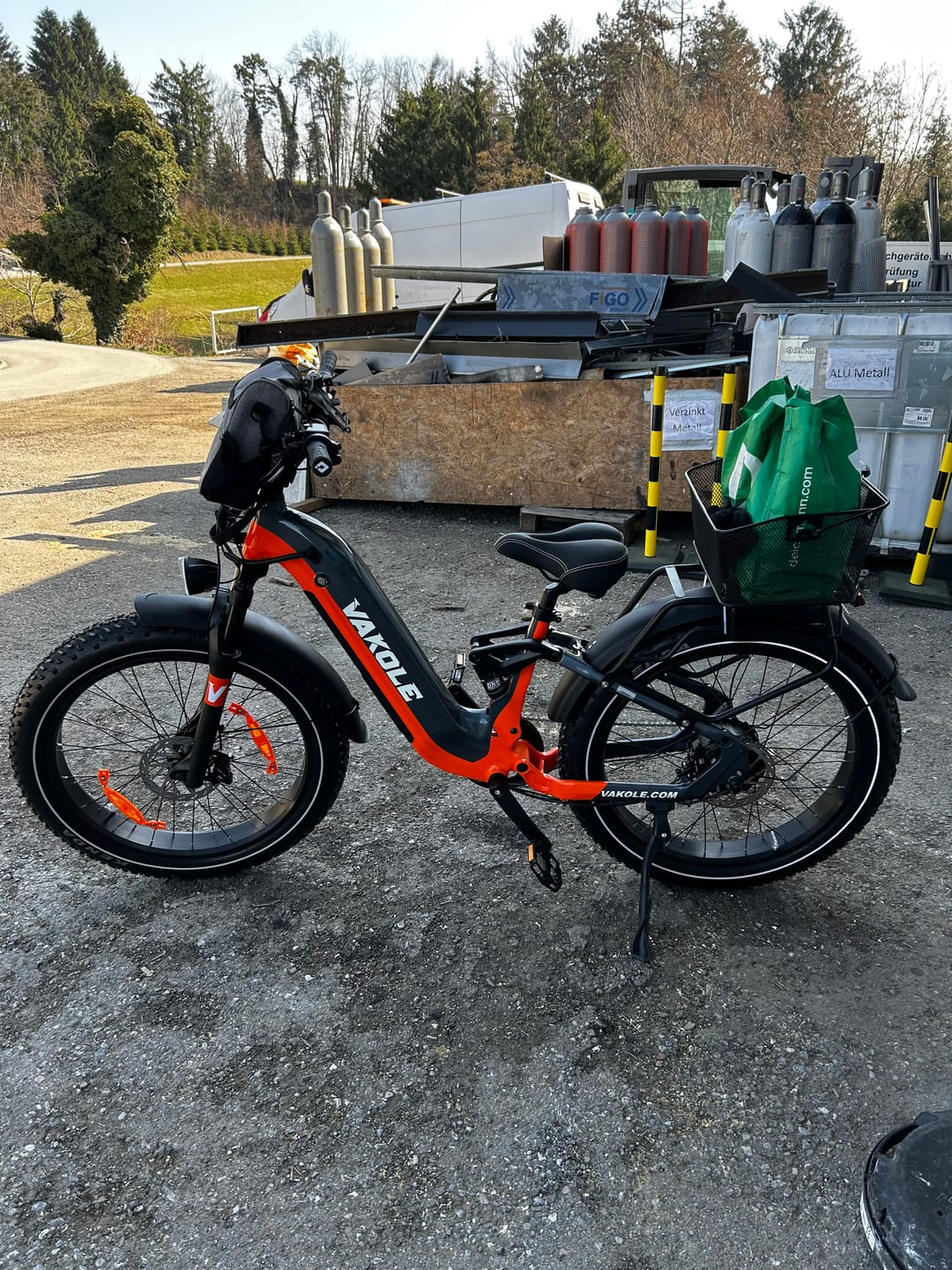 Customer photo review of Vakole V26 250W 26" Fat Bike 998Wh Full Suspension Electric Bike With Torque Sensor 48V 20.8Ah Battery SUV E-Bike