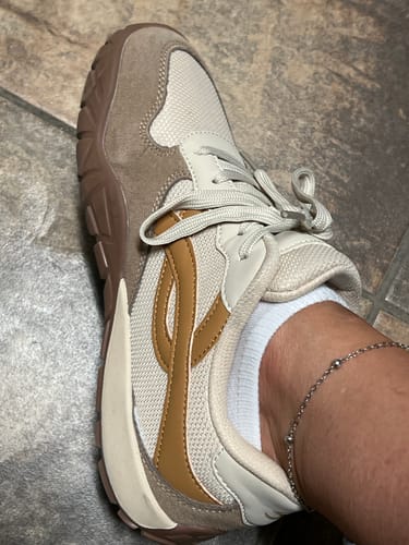 Customer photo review of Hareball - Wide Toe Sneakers