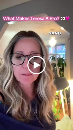 Customer video review of [PRE-ORDER] JBEXTENSION 18 Inches Silver Sand Blonde Pre-Cut 13X6 Free Part Snowflake Lace Frontlace Glueless Wig TERESA PRO - SILVER SAND BLONDE【BENDY EAR TABS】