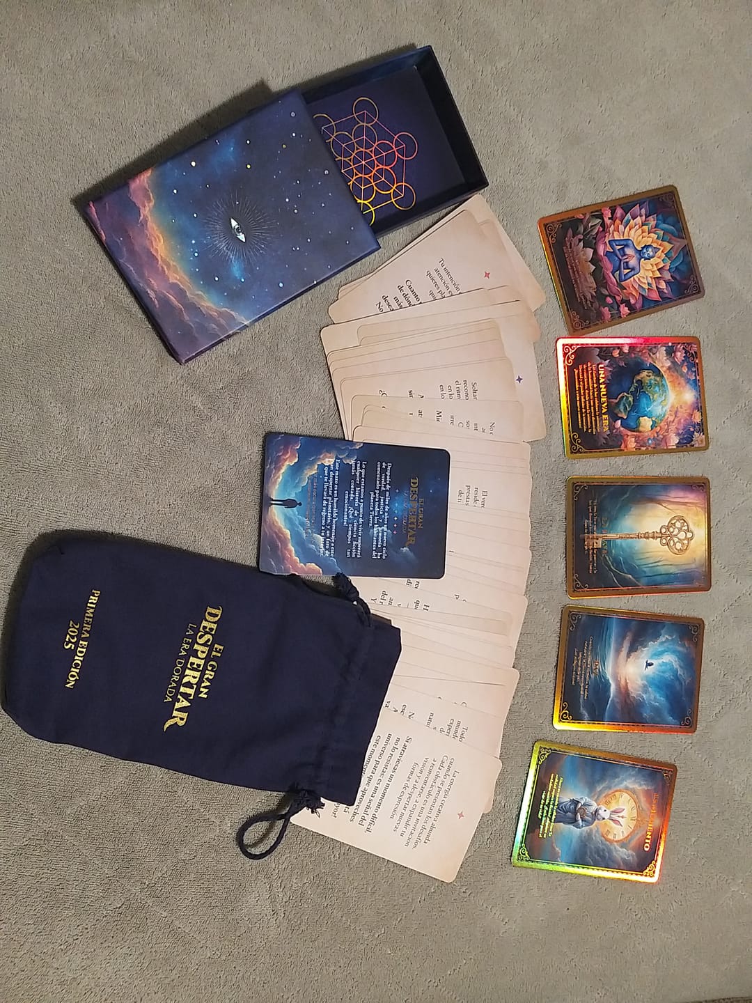Customer photo review of El Gran Despertar: La Era Dorada ✨🌌💛 - Mazo Guía de 47 cartas