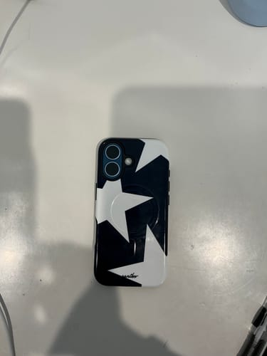Customer photo review of Pretty in Navy (Magsafe)