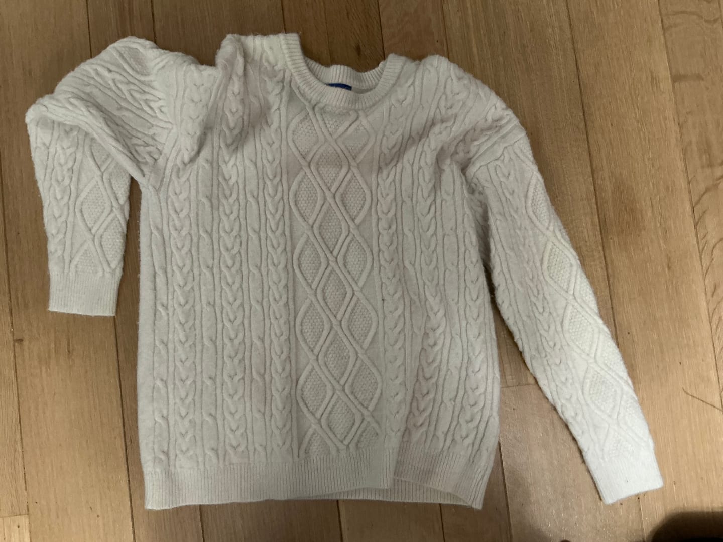 Customer photo review of Aelfric Eden Retro 90s Cable Knit Sweater
