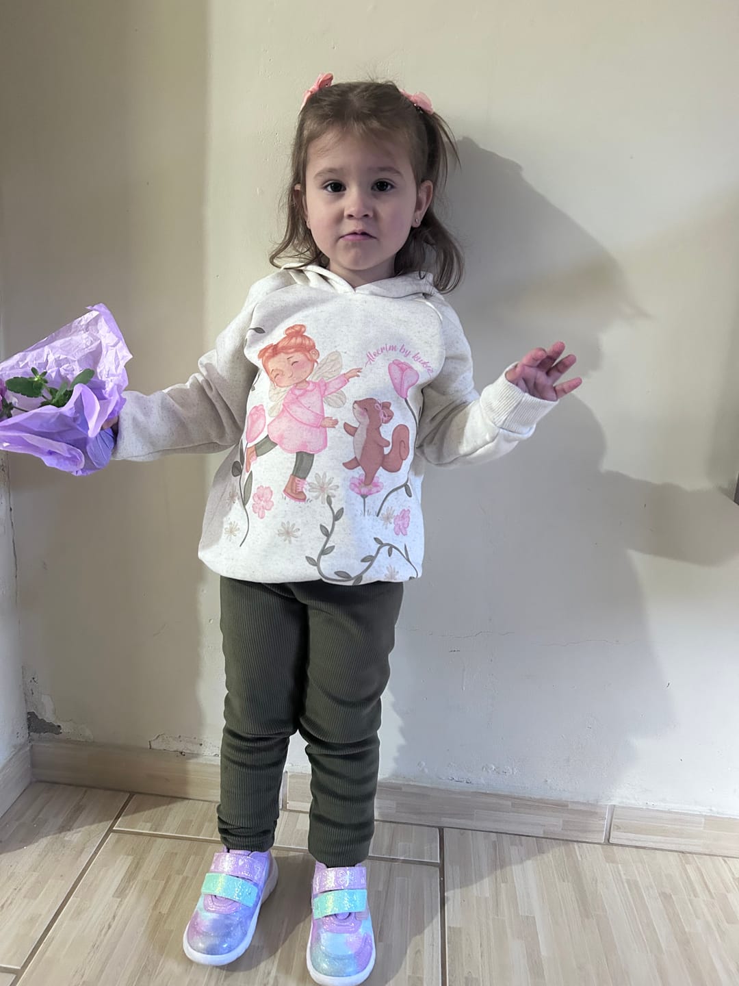 Customer photo review of Conjunto de Blusão Alongado em Moletom Linho com Pelúcia e Calça Legging em Cotelê Suede 89911 Kukiê Infantil Menina