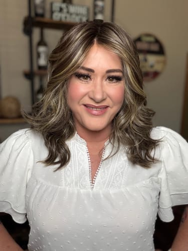 Customer photo review of BOMBSHELL BEAUTY - Chocolate Pecan