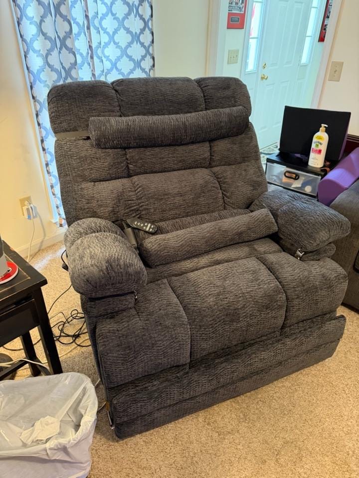 Customer photo review of 9205 EWT500 Extra-Wide/Tall Big Man Power Lift Recliner - Triple Motor, 500 LBS, Heat & Massage, Extended Footrest