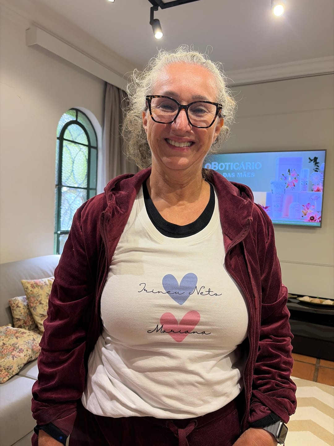 Customer photo review of Camiseta Personalizada - CORAÇÕES E NOMES (Até 5 nomes) - 100% Algodão