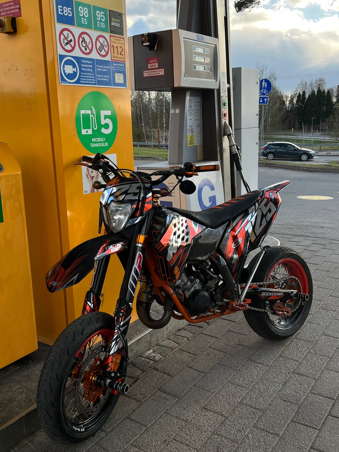Customer photo review of FULL CUSTOM GRAPHICS KIT DEPOSIT