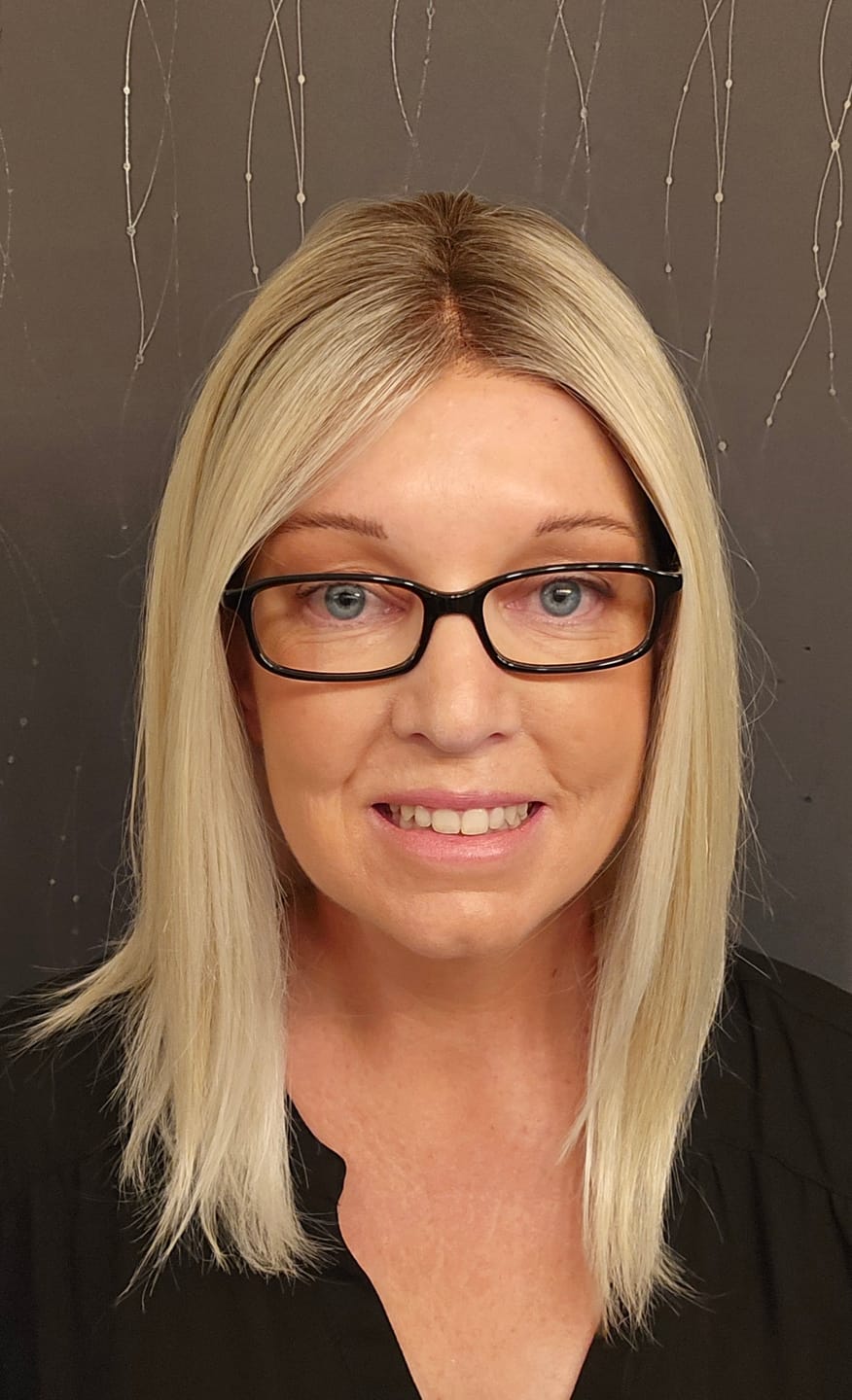 Customer photo review of SHOW STOPPER - Hollywood Blonde*