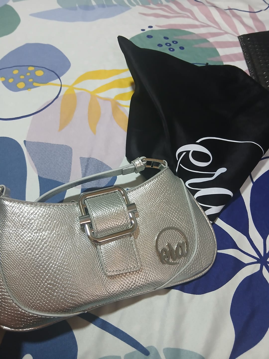 Customer photo review of Silver Lily Shoulder Bag