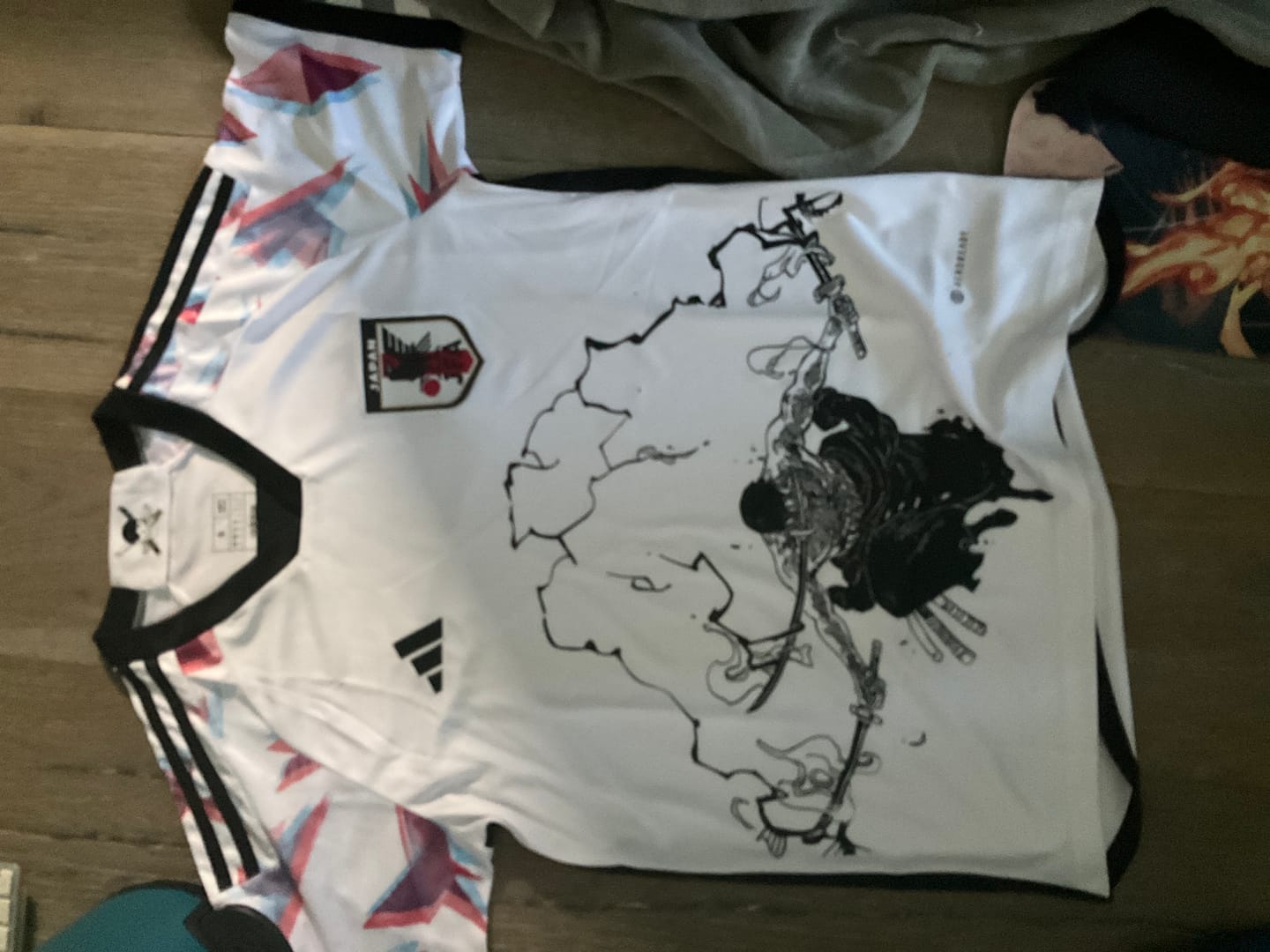 Customer photo review of MAILLOT JAPON 2022/23 - EXTERIEUR EDITION ZORO EN Ō SANTŌRYŪ