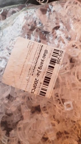 Customer photo review of Tomato Clips Plastic Trellis Clips