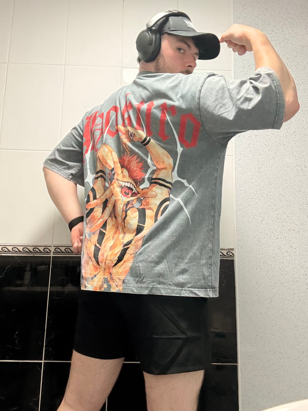 Customer photo review of MALEVOLENT OVERSIZE VINTAGE TEE