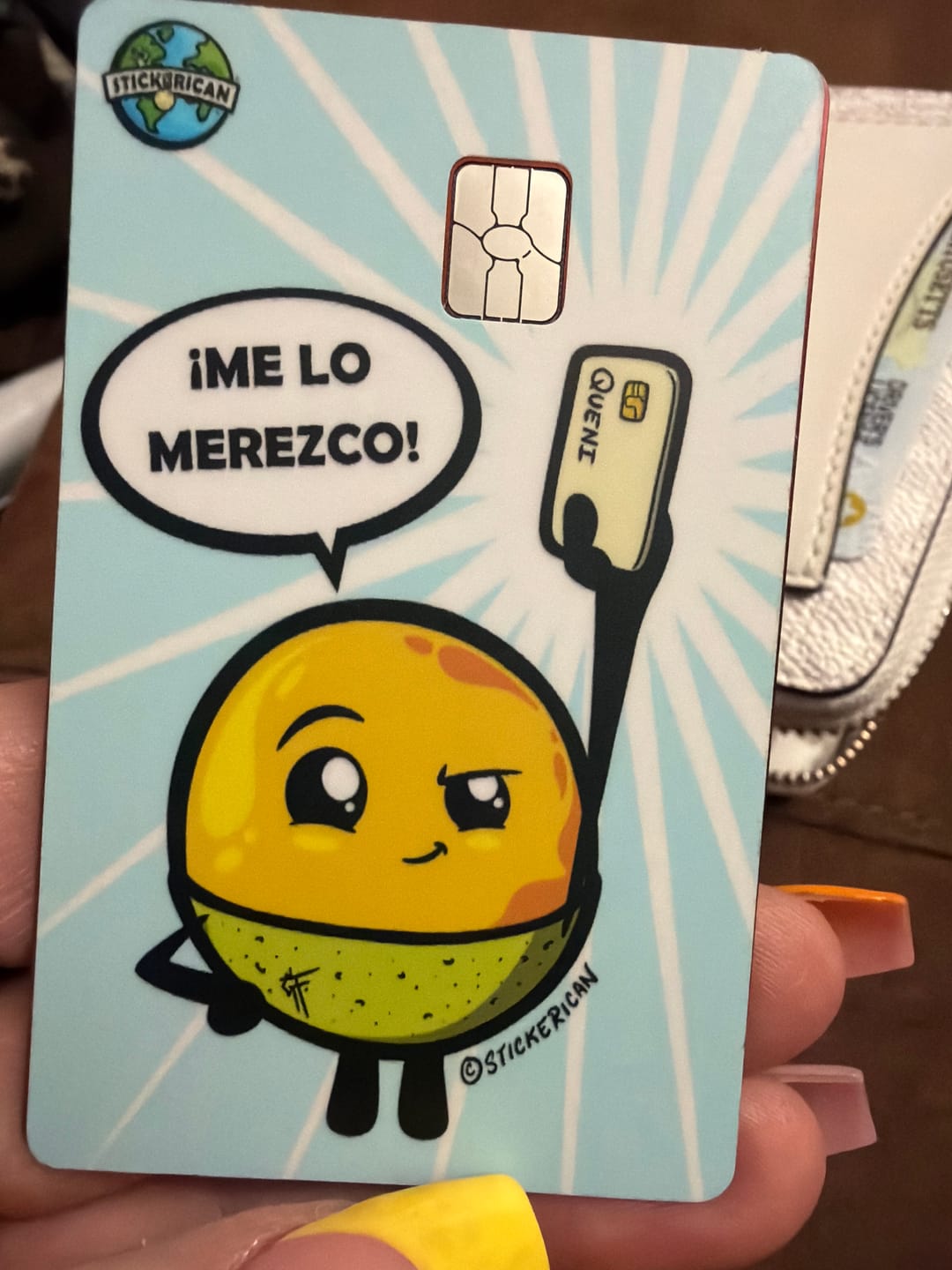 Customer photo review of Me Lo Merezco - Sticker para Tarjeta de Crédito