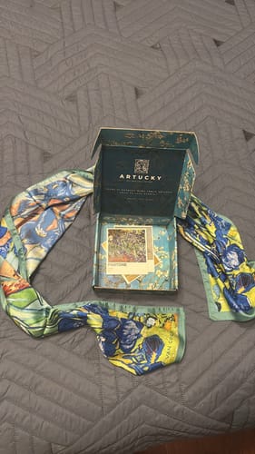 Customer photo review of Van Gogh Irises Uzun Fular