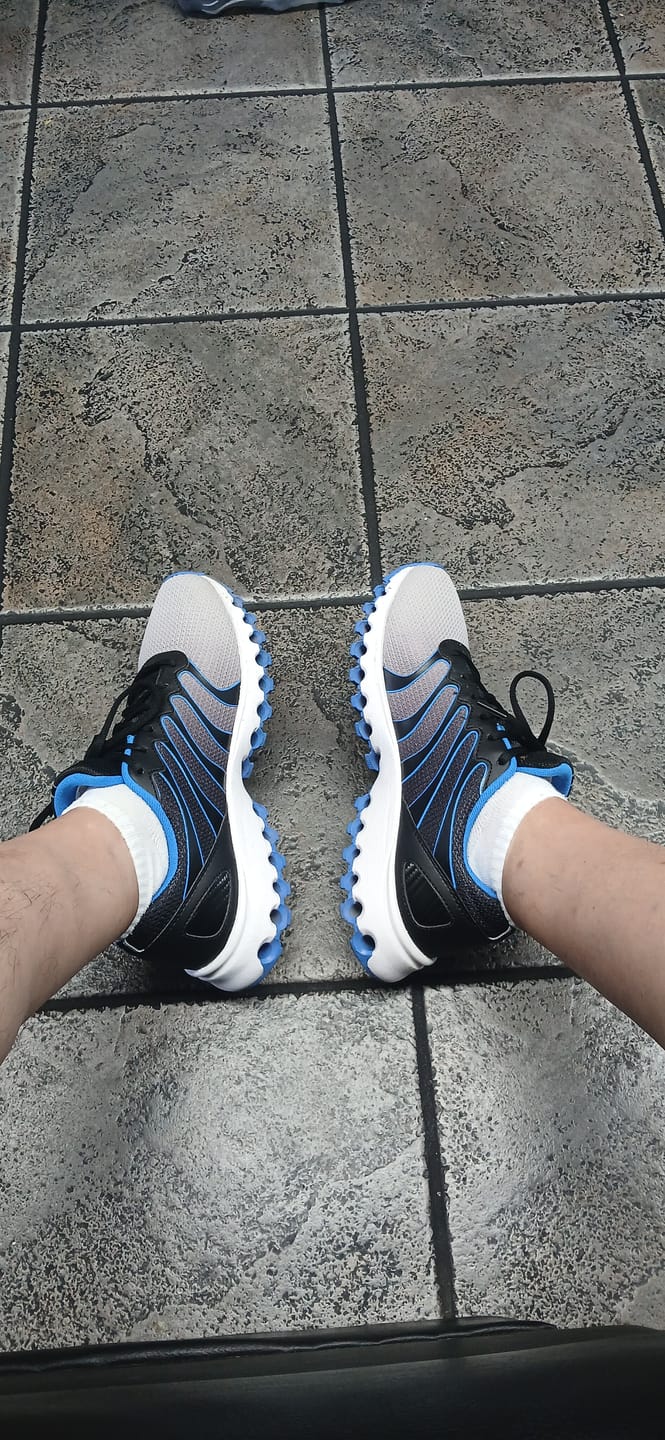 Customer photo review of 07112-033-M | TUBES 200 | BLACK/BRILLIANT BLUE/VAPOR BLUE WHITE