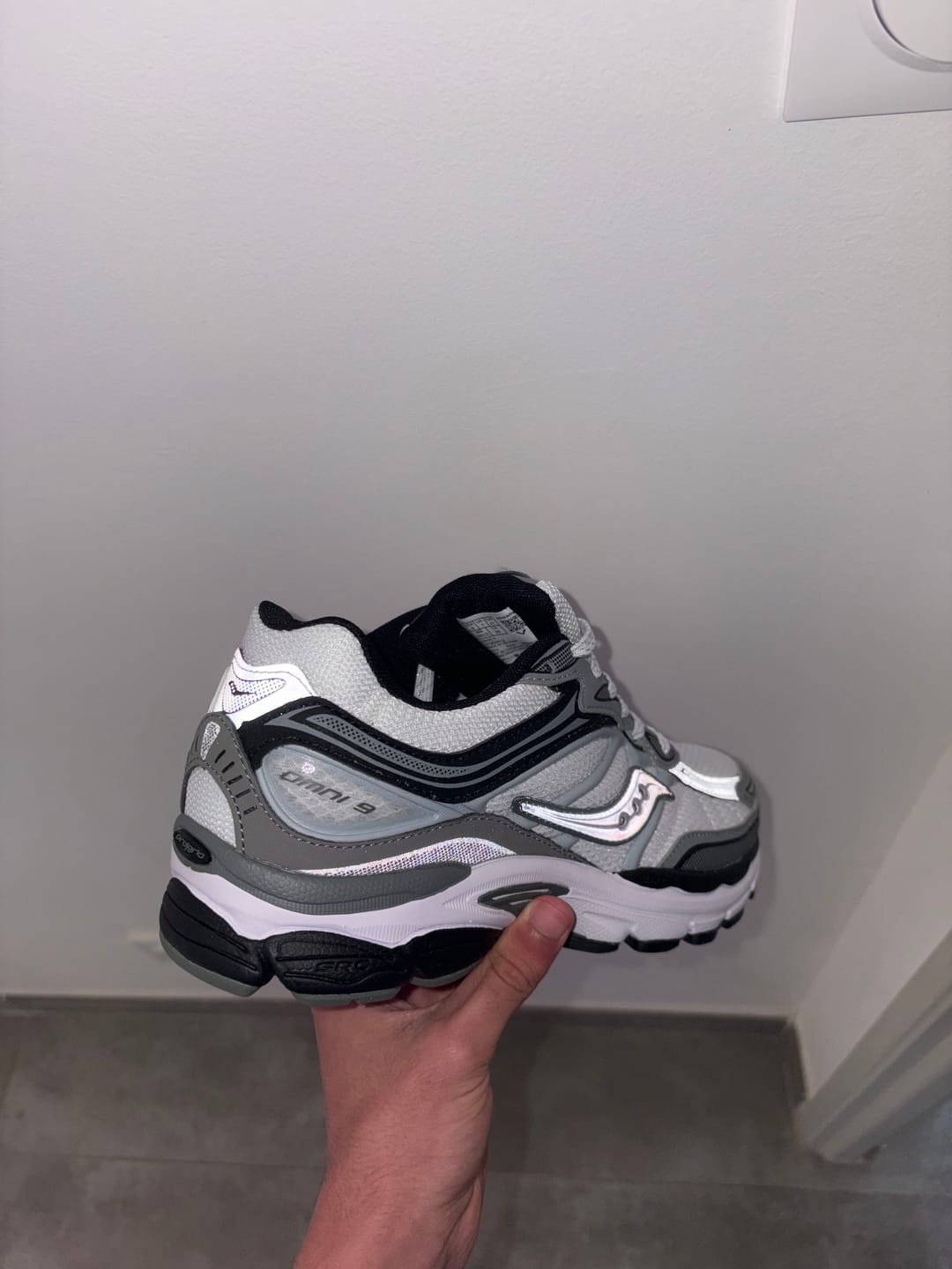 Customer photo review of OMNI 9 SNOW WHITE
