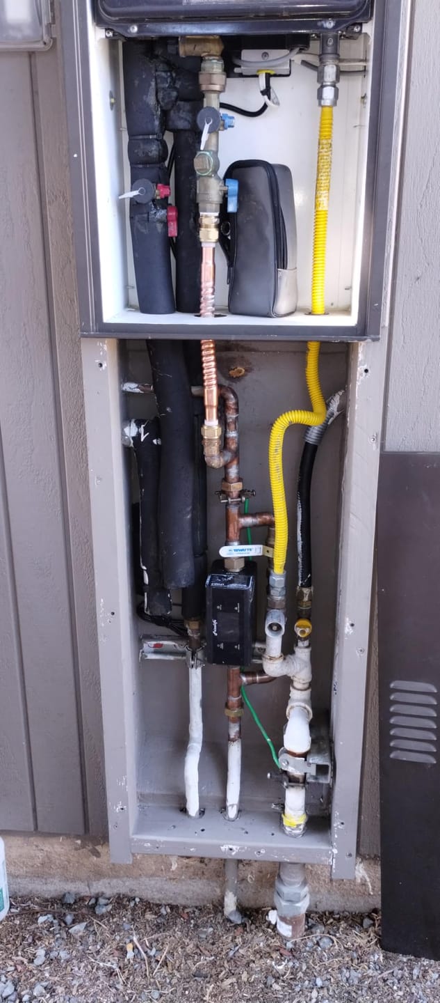 Customer photo review of Frizzlife Smart Water Monitor with Automatic Shutoff Sensor, LP365