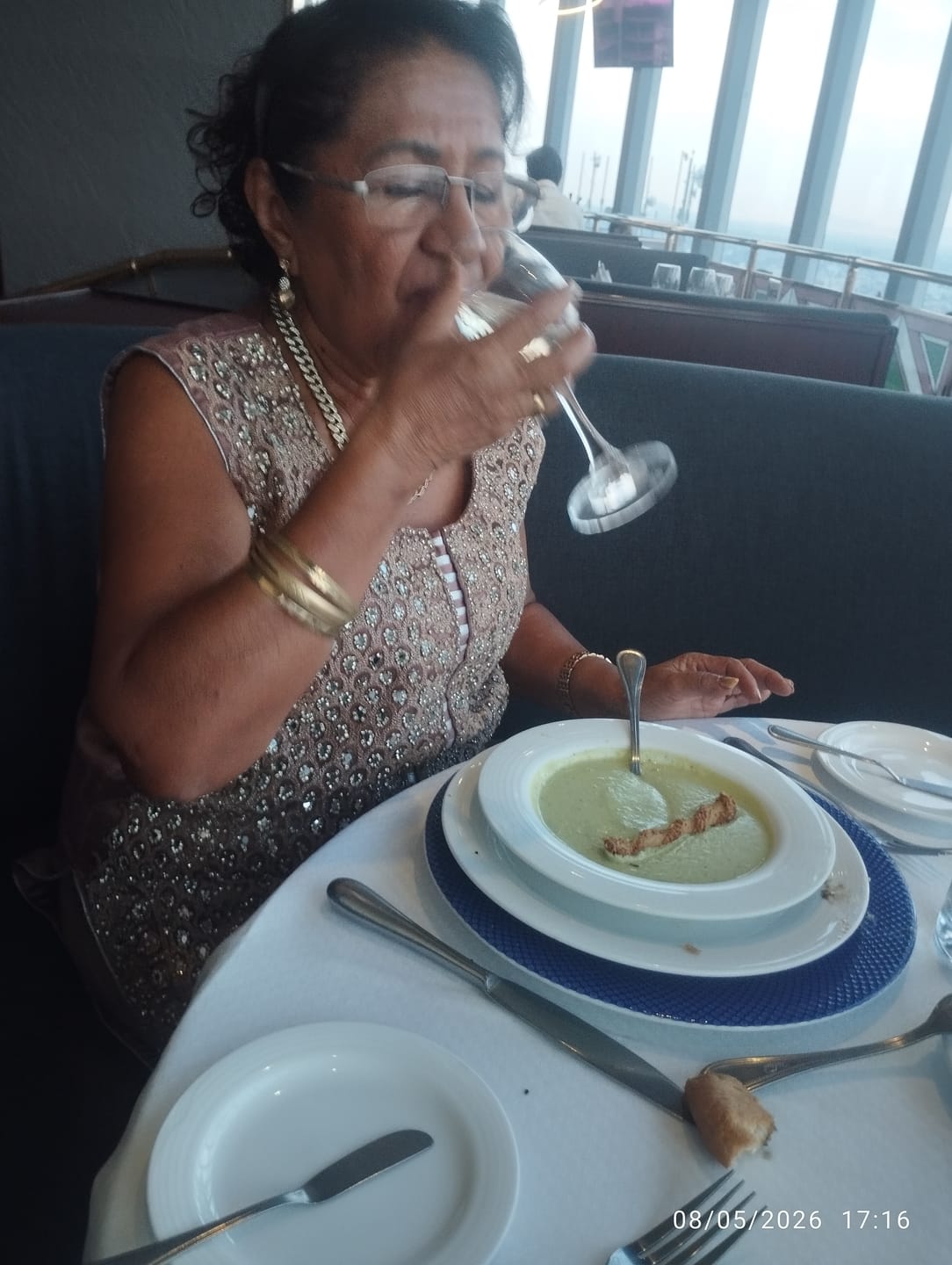 Customer photo review of Menú Golden