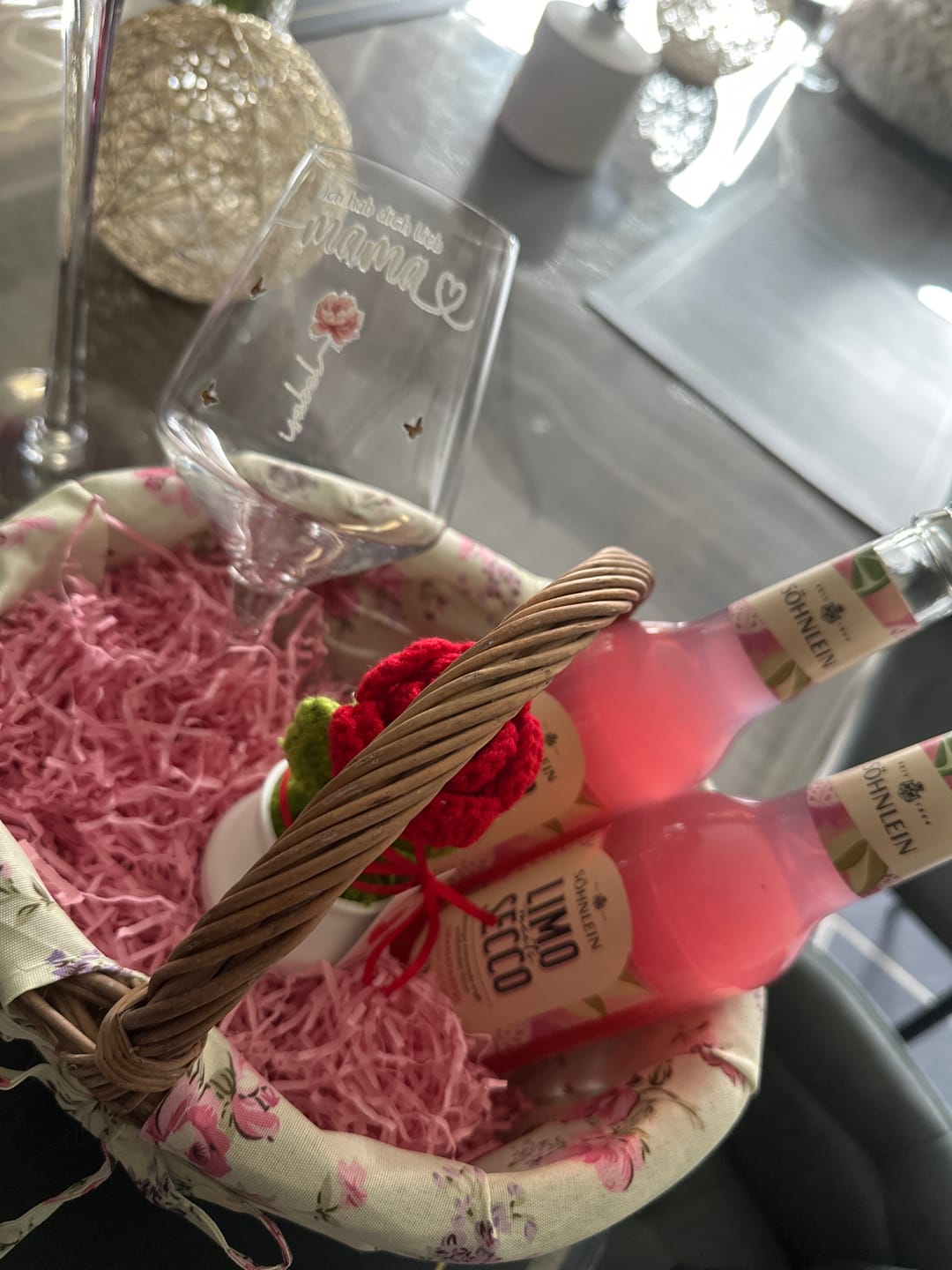Customer photo review of Mamas Garten - Weinglas mit Kindernamen und Blumen für Mama und Oma