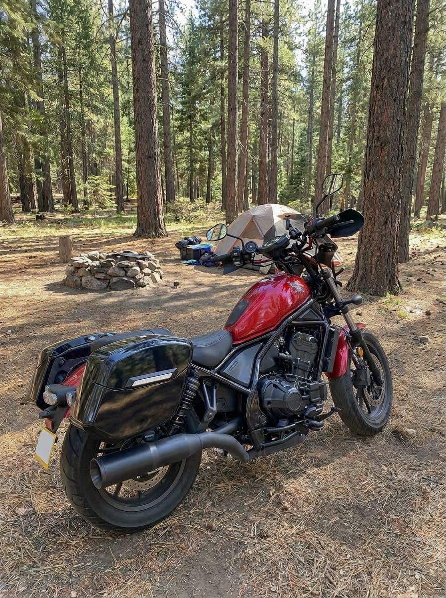 Customer photo review of 24L - Ironclad Quick-Mount Medium Honda Rebel 1100 Painted Hard Saddlebags