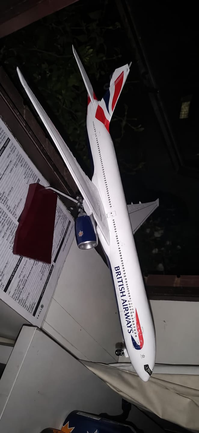 Customer photo review of British Airways Boeing 777-300ER 1:157 Scale Model