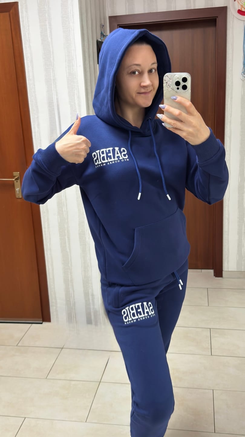 Customer photo review of Lifestyle Damen Oversized Hoodie anthrazit mit Stickerei by SAEBIS®