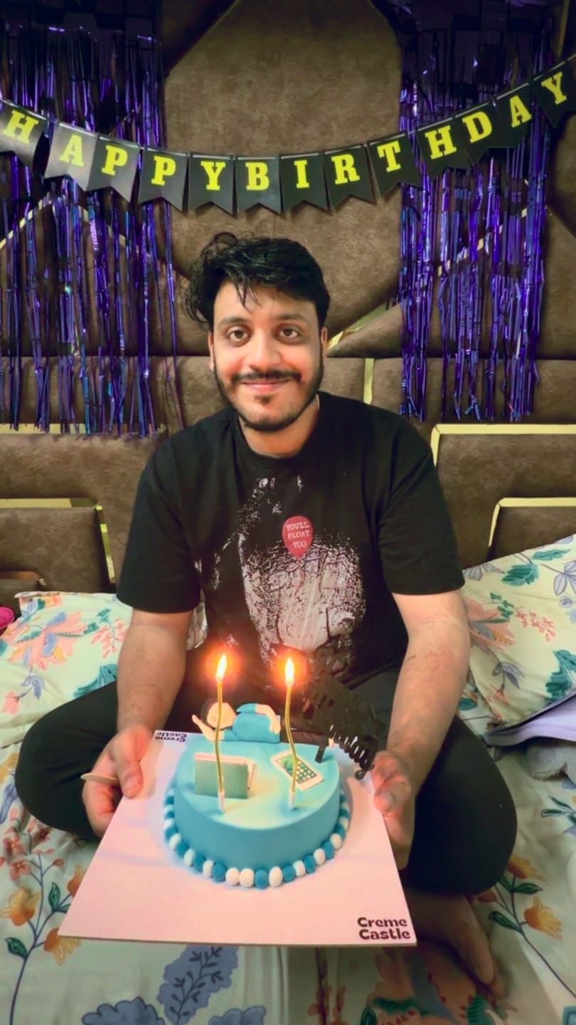 Customer photo review of Side Workaholic Cake