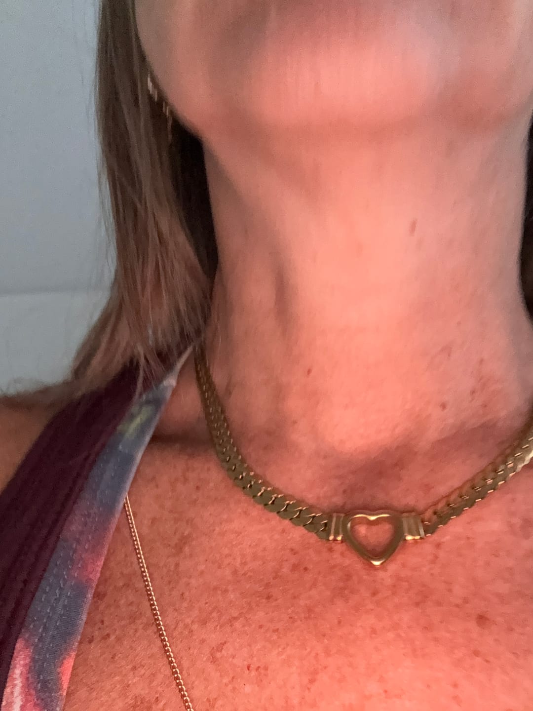 Customer photo review of Colar Gargantilha Coração Minimalista Banhado em Ouro 18K